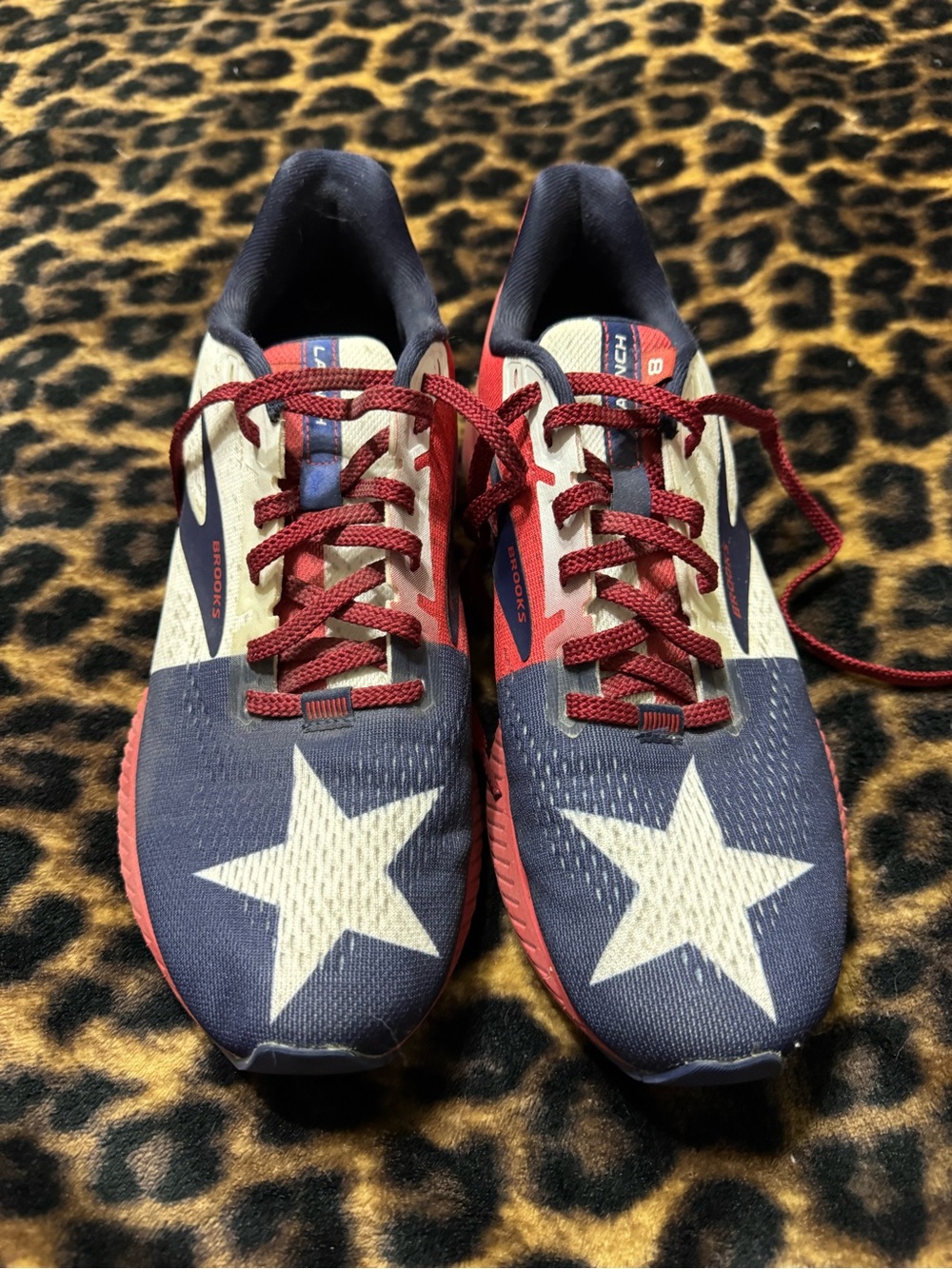 WOMEN’S BROOKS launch 8